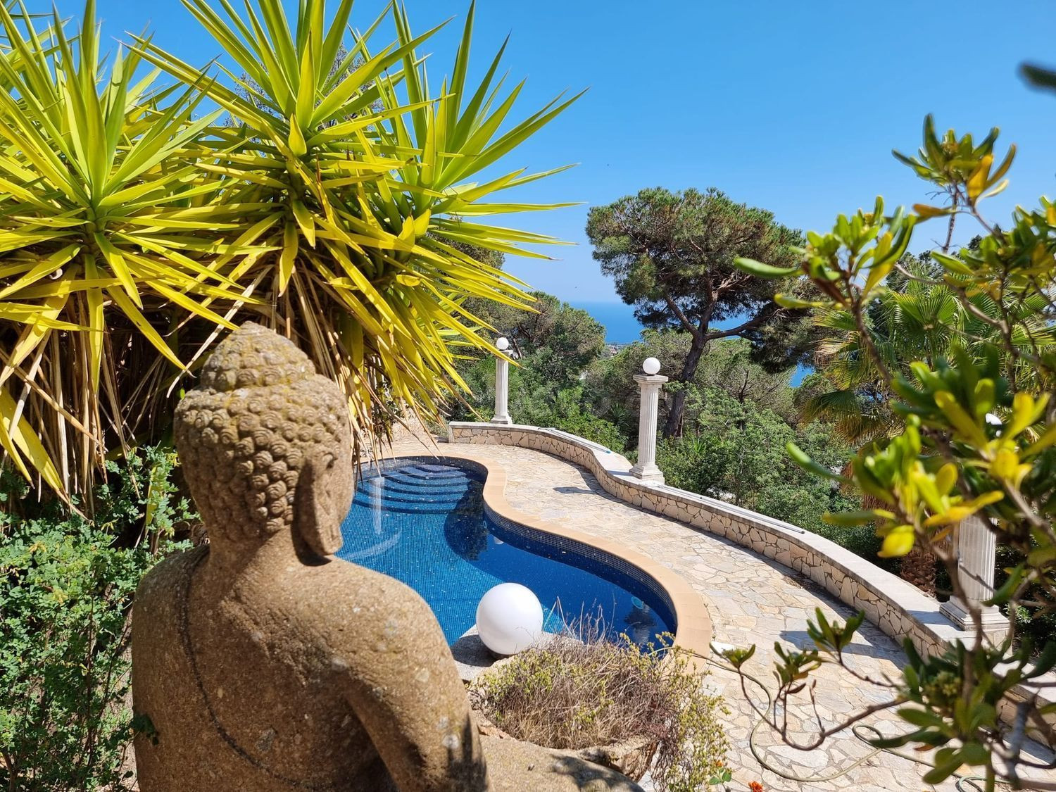 Casa con vista al mar, piscina, pista de tenis y gran jardín - foto 5