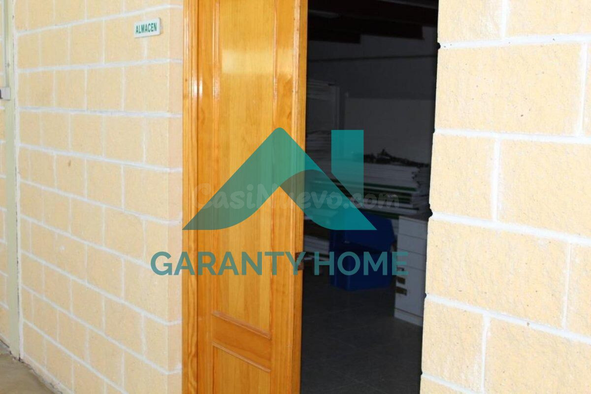 SE VENDE NAVE EN SIERRA DE FUENTES - foto 5