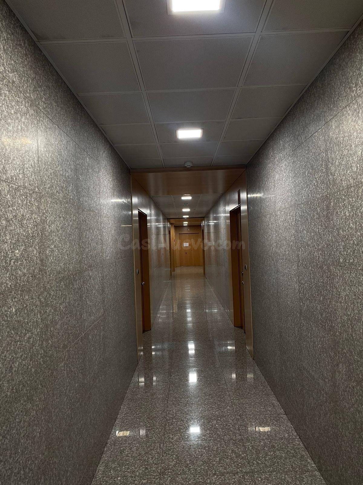 ¡TU NUEVA OFICINA TE ESPERA EN NEOPARC, LLEIDA! - foto 4