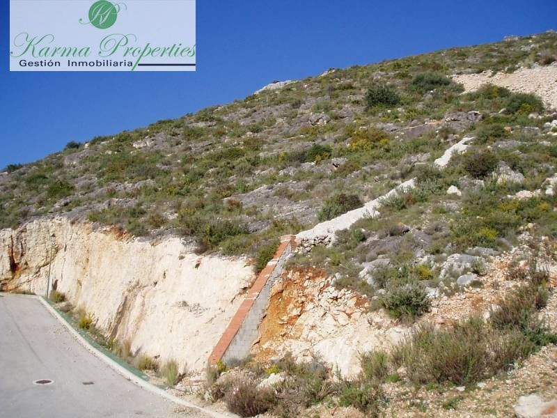 Parcela urbana 2.375 m2 con proyecto aprobado