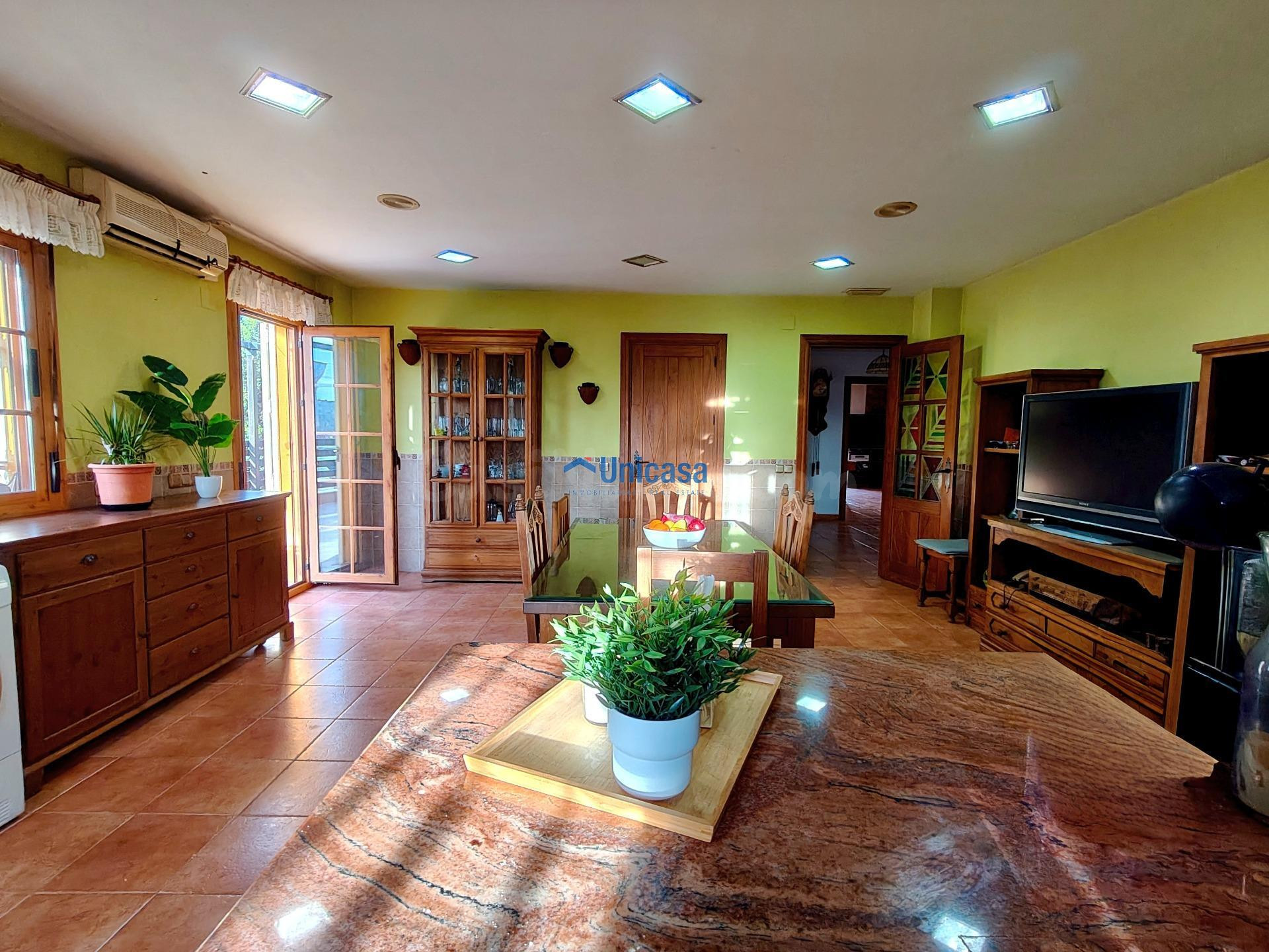 Se vende gran Local en Alfaz del Pi