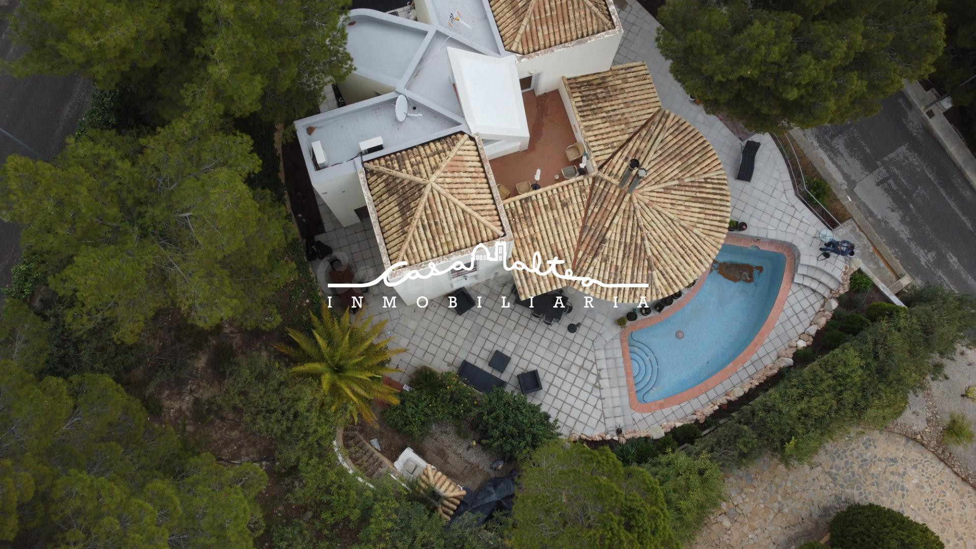 Se vende chalet independiente en Santa Clara