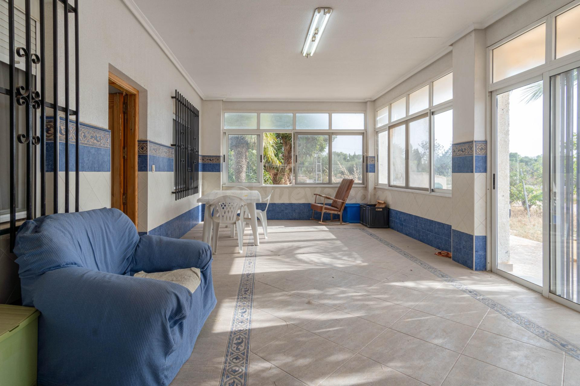 🏡 Casa de Campo de 150 metros con porche,  con Nave de 240 metros, Oficinas de 28 metros y Establos y trastero de 61 metros y superficie cubierta de 650 en los establos junto al Polígono Saladas - foto 5