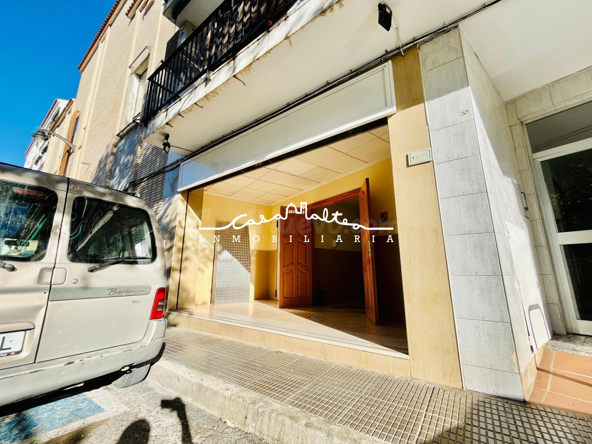 SE VENDE LOCAL COMERCIAL EN EL CENTRO DE ALTEA - foto 2