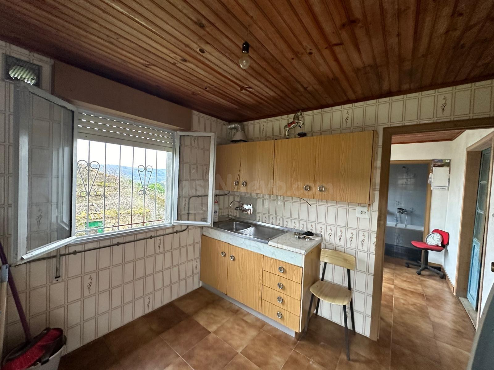 Casa de pueblo para restaurar - foto 3