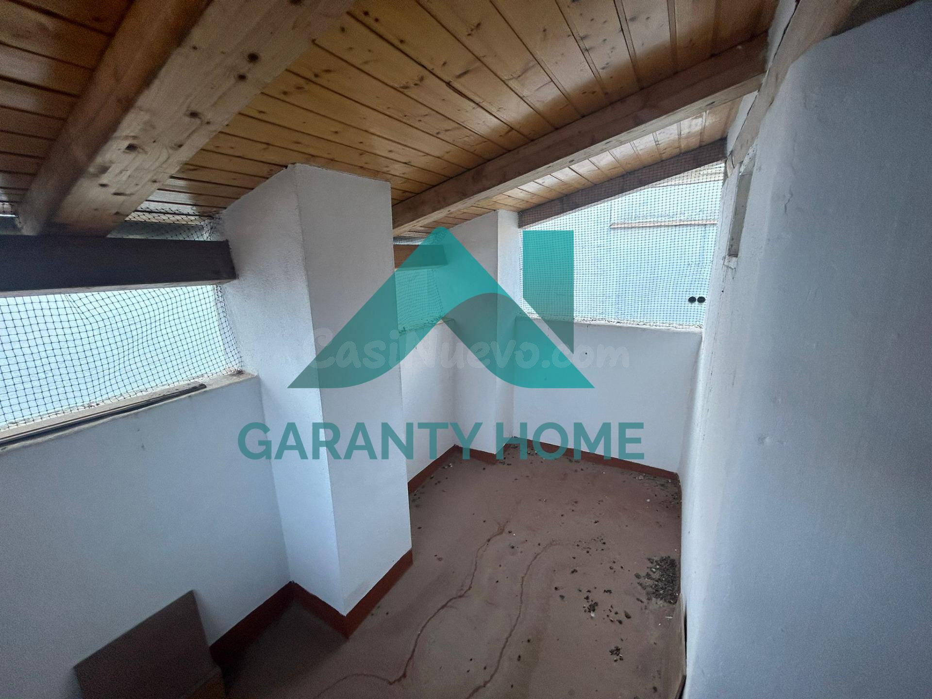 Se vende vivienda y local en zona Pintores- Plaza Mayor