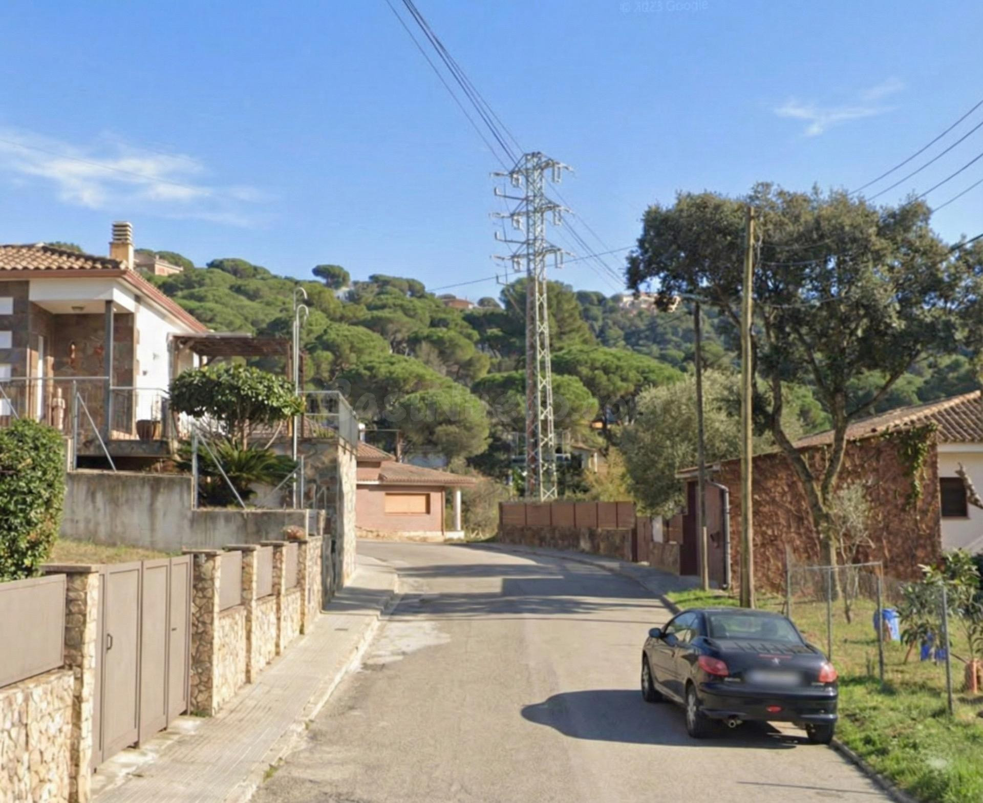 ATENCIÓN INVERSORES, CASA OCUPADA POR PERSONA SIN JUSTO TÍTULO EN VENTA EN URBANIZACIÓN TERRABRAVA, TORDERA PARC