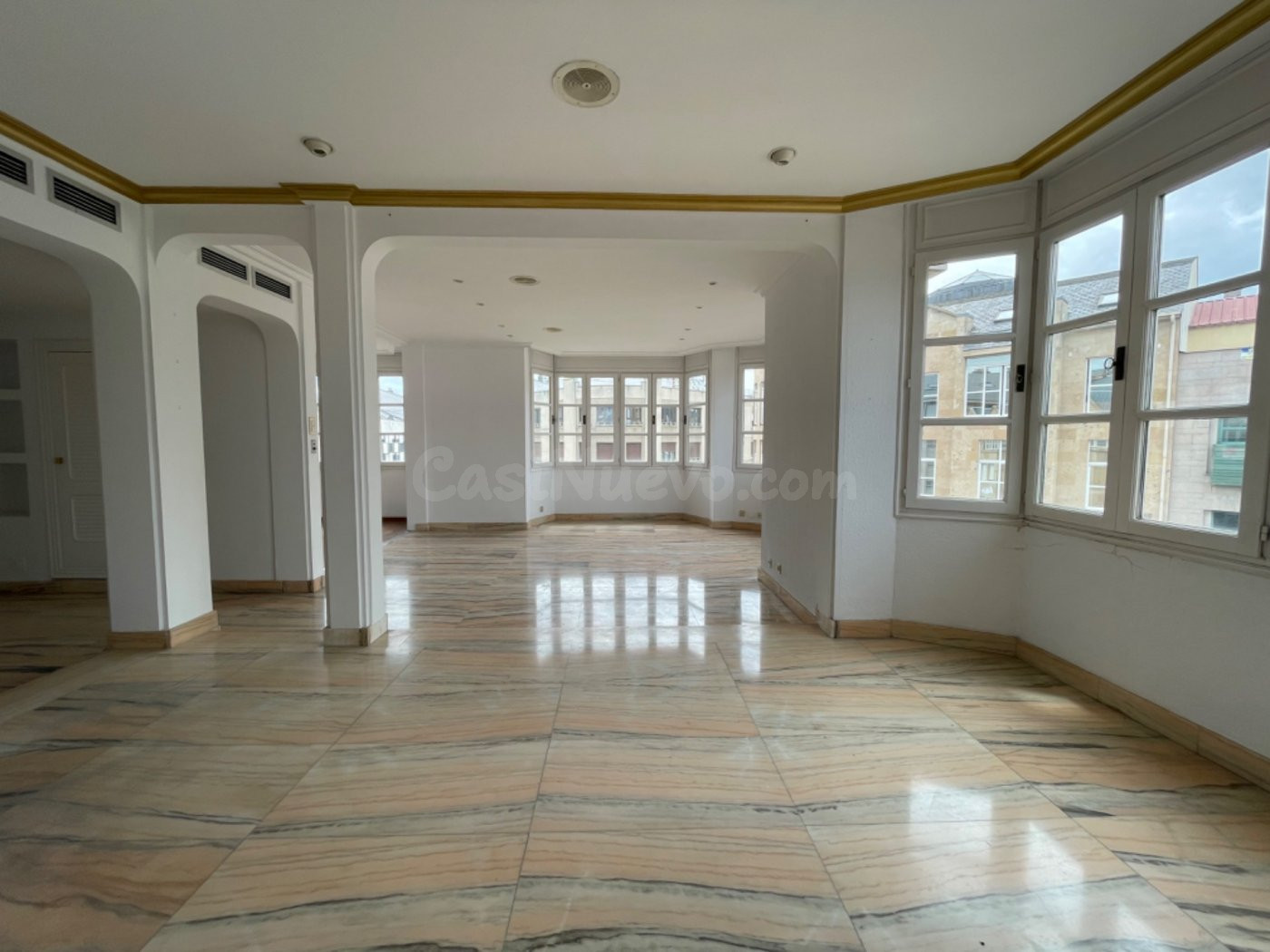 VENTA PISO ZONA CENTRO DE PONFERRADA - foto 2