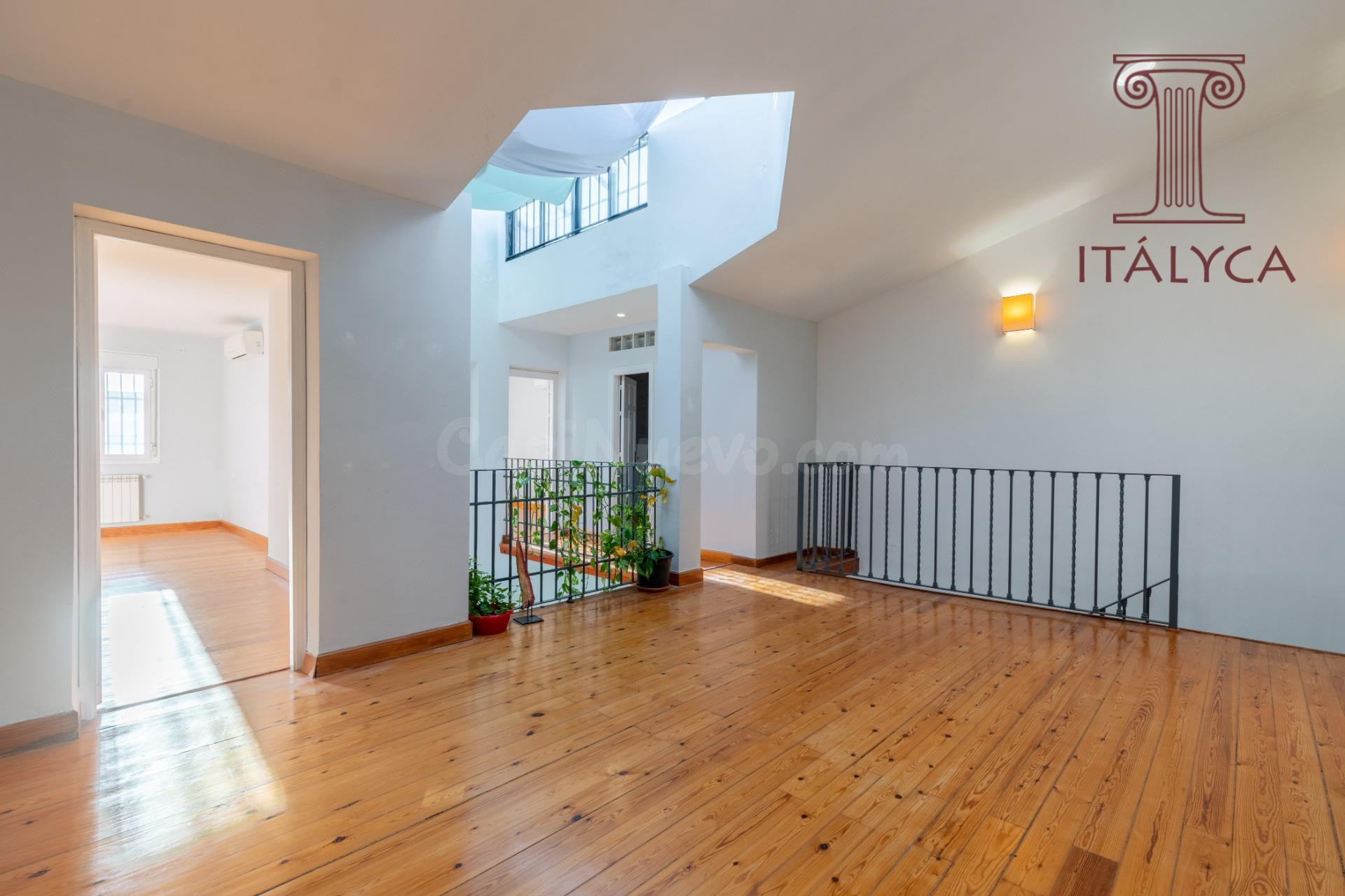 Casa de 6 dormitorios, histórica con encanto y gran patio en - foto 3
