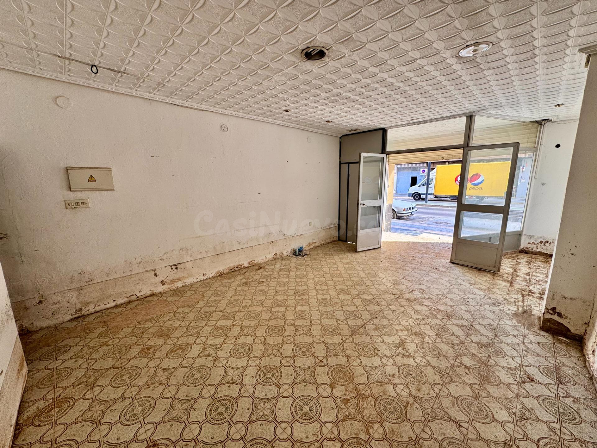 Local Comercial en Venta en Calle Llevant, Beniparrell