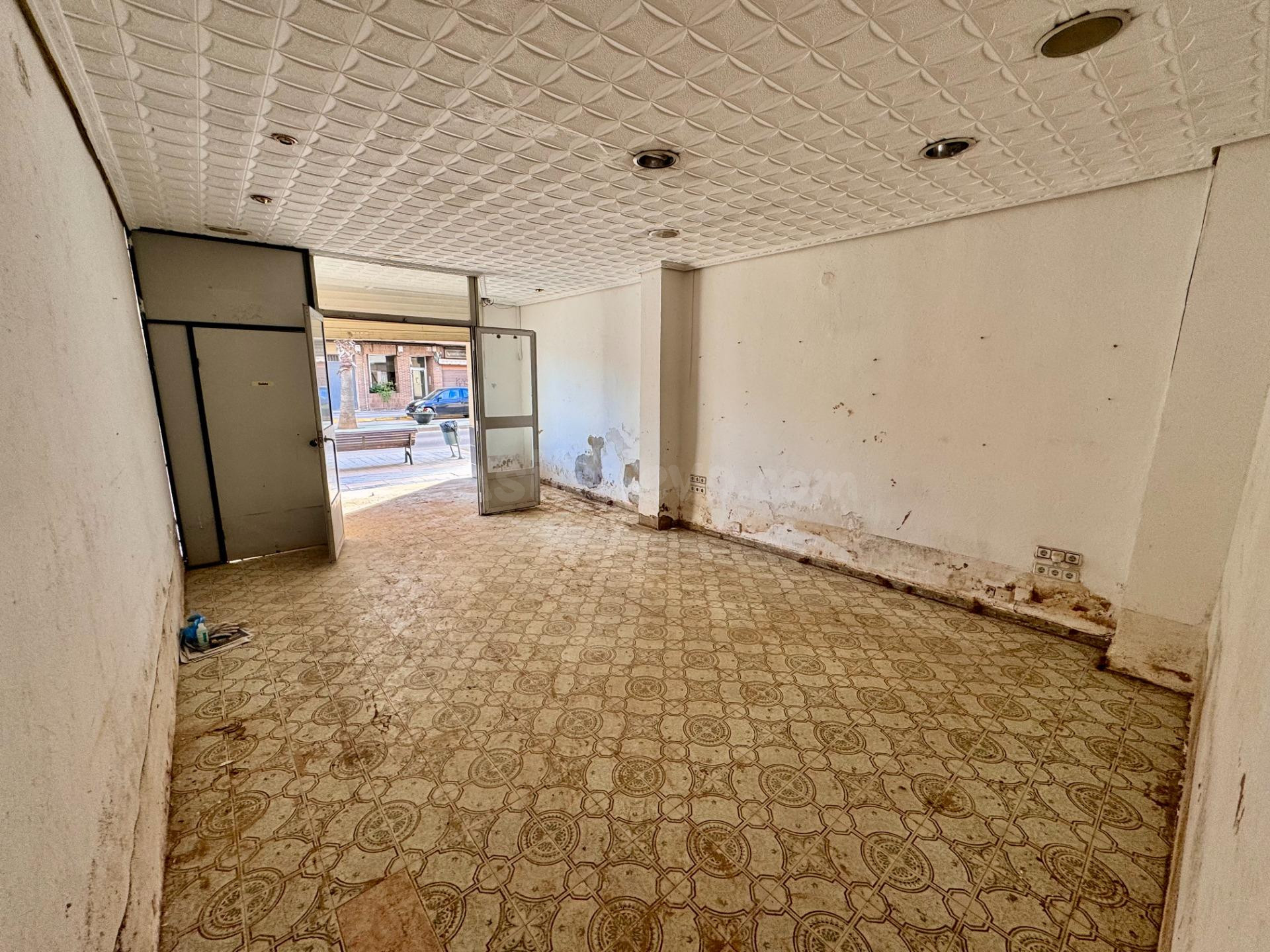 Local Comercial en Venta en Calle Llevant, Beniparrell - foto 2