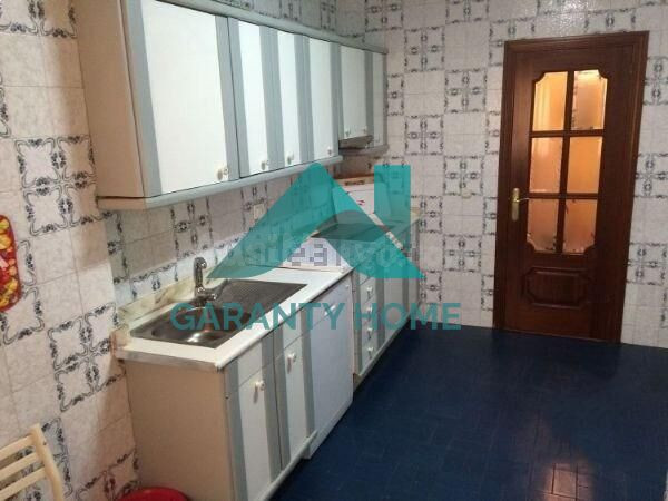 🏡 AMPLIO PISO EN PLENO CENTRO CON TERRAZA Y FACHADA REFORMAD - foto 3