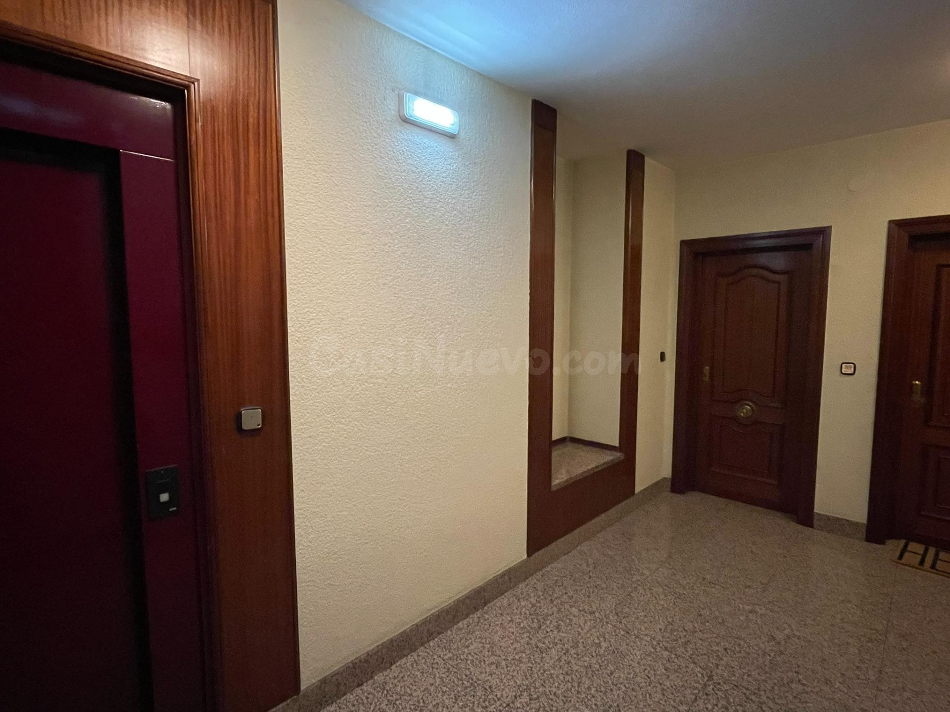 Venta oficina zona centro de Ponferrada - foto 2
