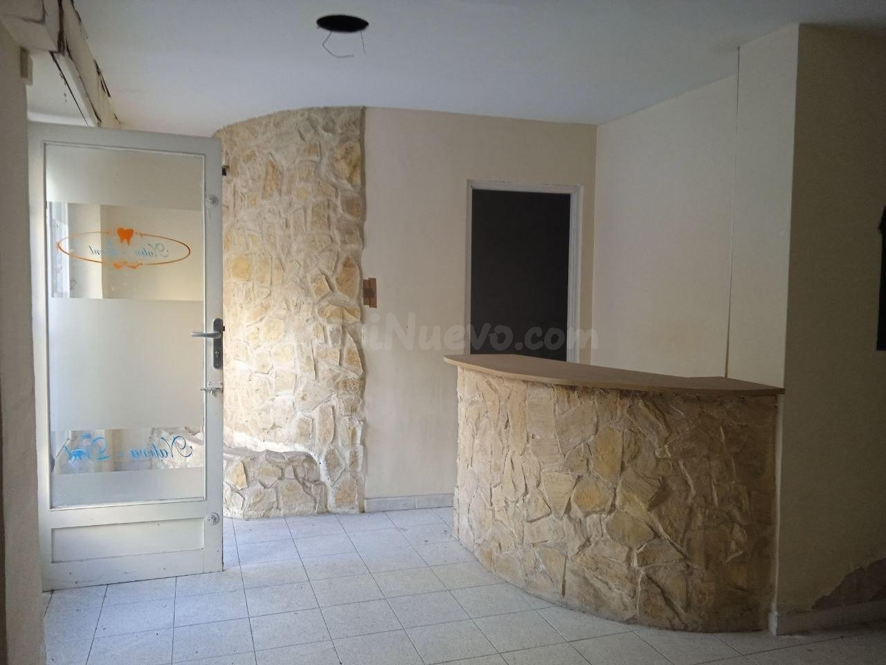 Excelente local comercial en esquina, con gran visibilidad - foto 3
