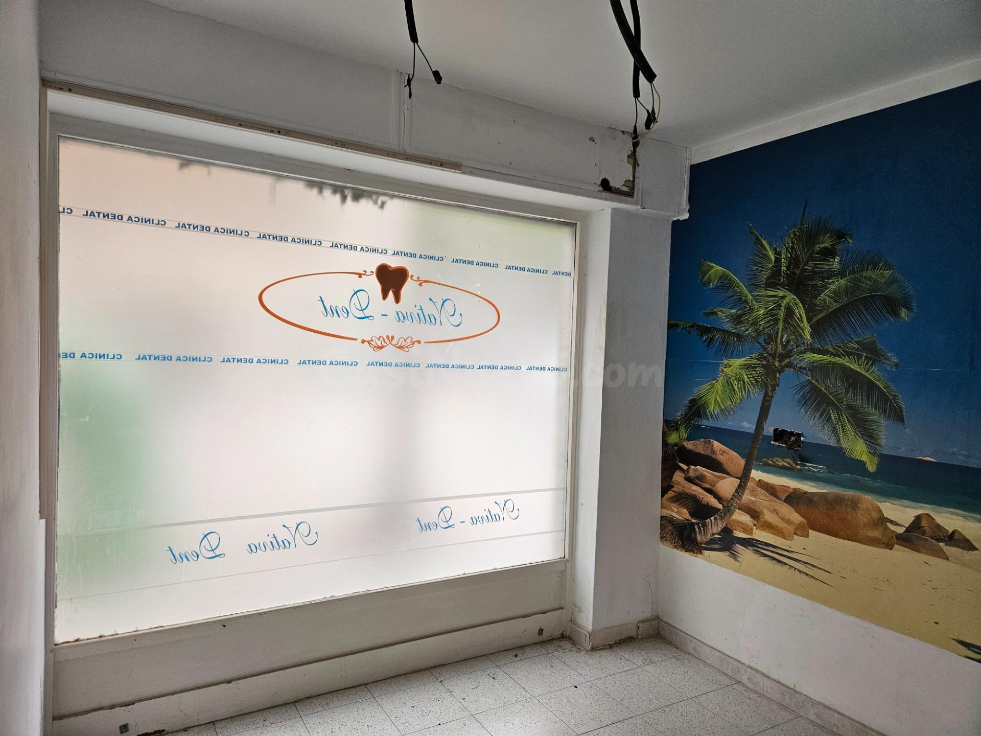 Excelente local comercial en esquina, con gran visibilidad - foto 4