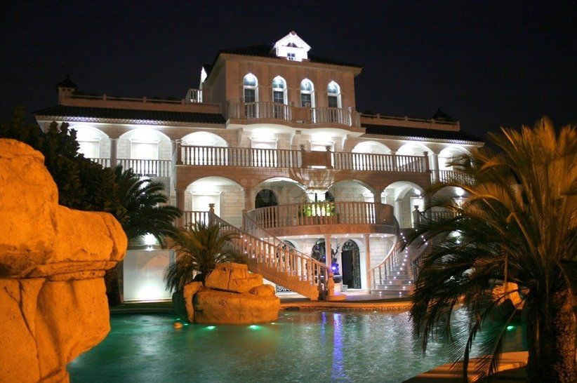 ¡¡Exclusiva mansion en Vista Hermosa!!