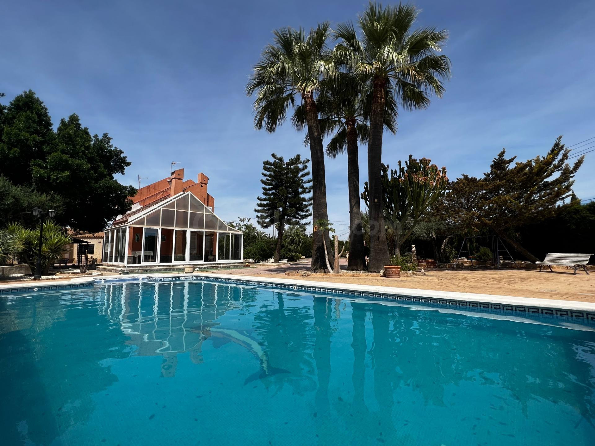 Chalet en Alzabares Alto, Elche.