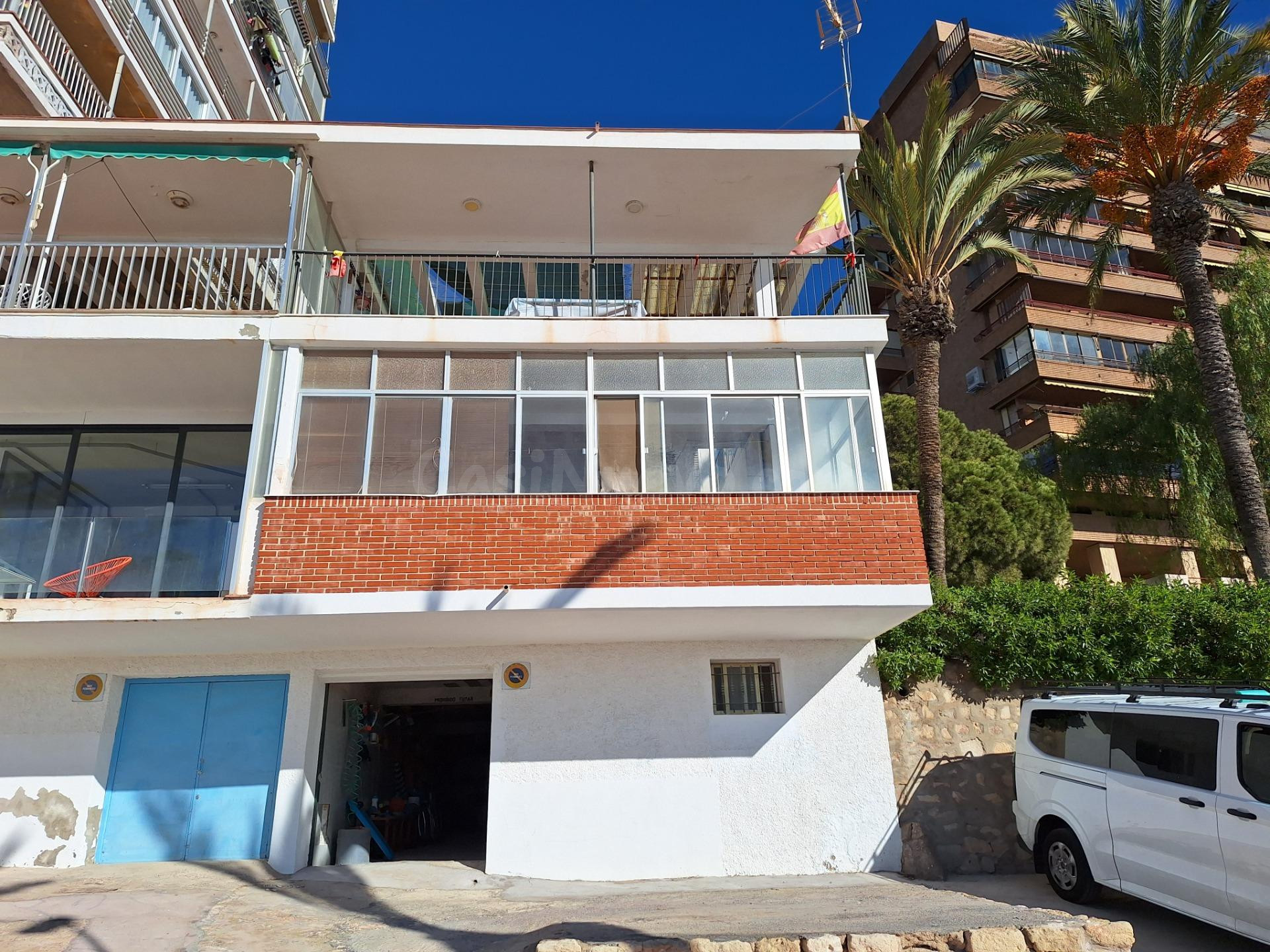 🌊 EXCLUSIVO CHALET PAREADO EN PRIMERA LINEA DE MAR, CON AMPL