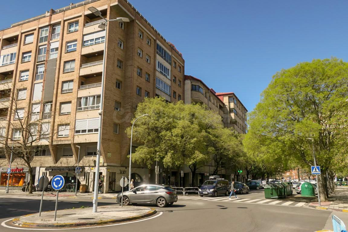 Plaza de garaje ideal para motos