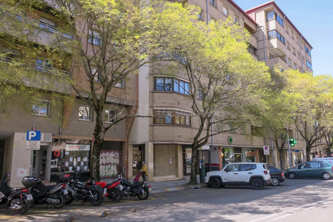 Plaza de garaje ideal para motos - foto 3