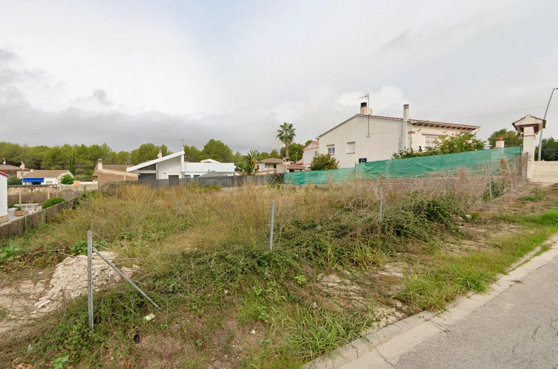 OPORTUNIDAD EXCEPCIONAL: TERRENO URBANO EDIFICABLE  DE 637 m2 EN VENTA EN CALAFELL PARK, CALAFELL