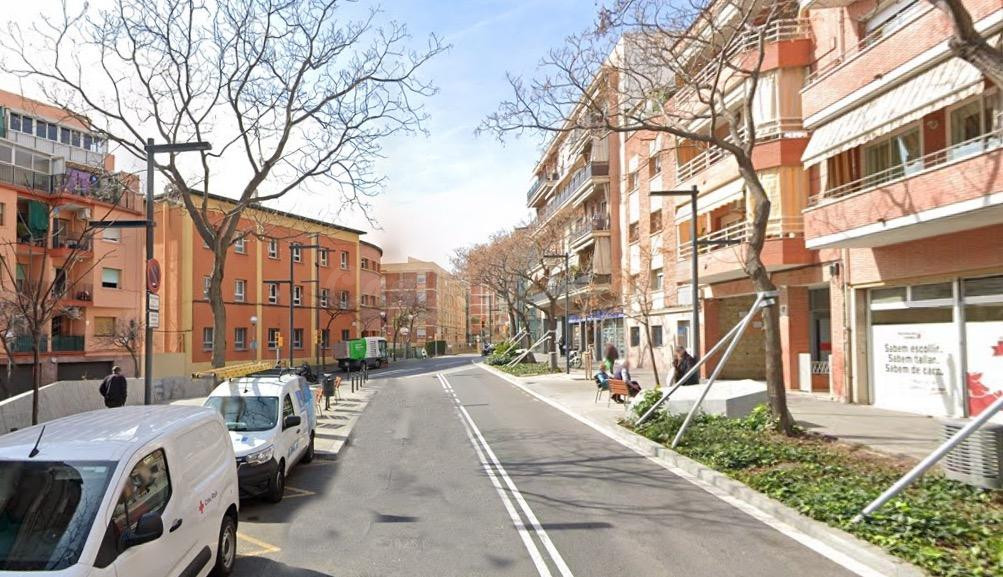 ATENCIÓN INVERSORES, ADOSADO OCUPADO POR PERSONA SIN JUSTO TÍTULO EN VENTA EN NOU BARRIS-LES ROQUETES, BARCELONA