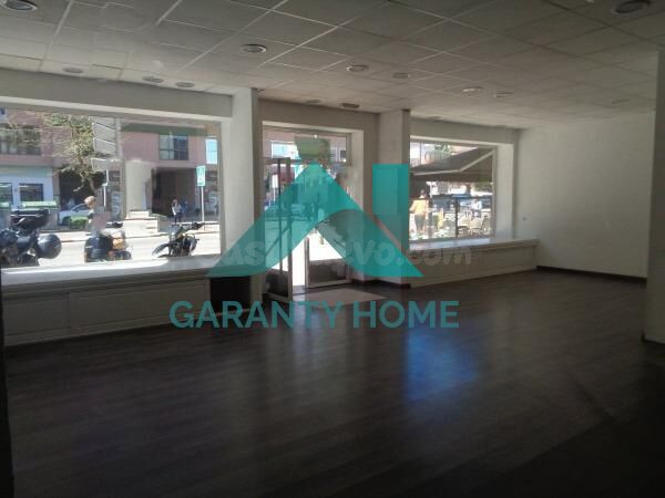 Se vende amplio local totalmente reformado en zona Centro