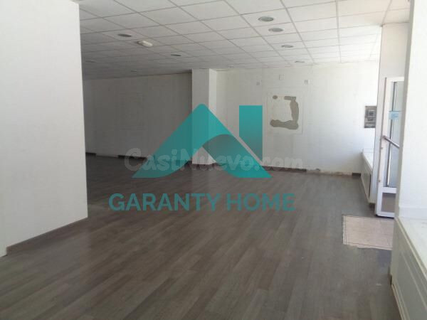 Se vende amplio local totalmente reformado en zona Centro - foto 3