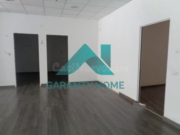 Se vende amplio local totalmente reformado en zona Centro - foto 5