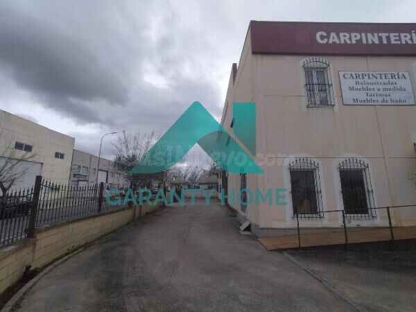 SE VENDE NAVE INDUSTRIAL EN MALPARTIDA DE CÁCERES - foto 4