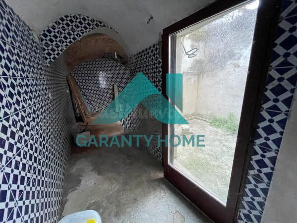 SE VENDE O SE ALQUILA LOCAL EN LA PARTE ANTIGUA CON POSIBILIDAD DE ACONDICIONAR COMO VIVIENDA