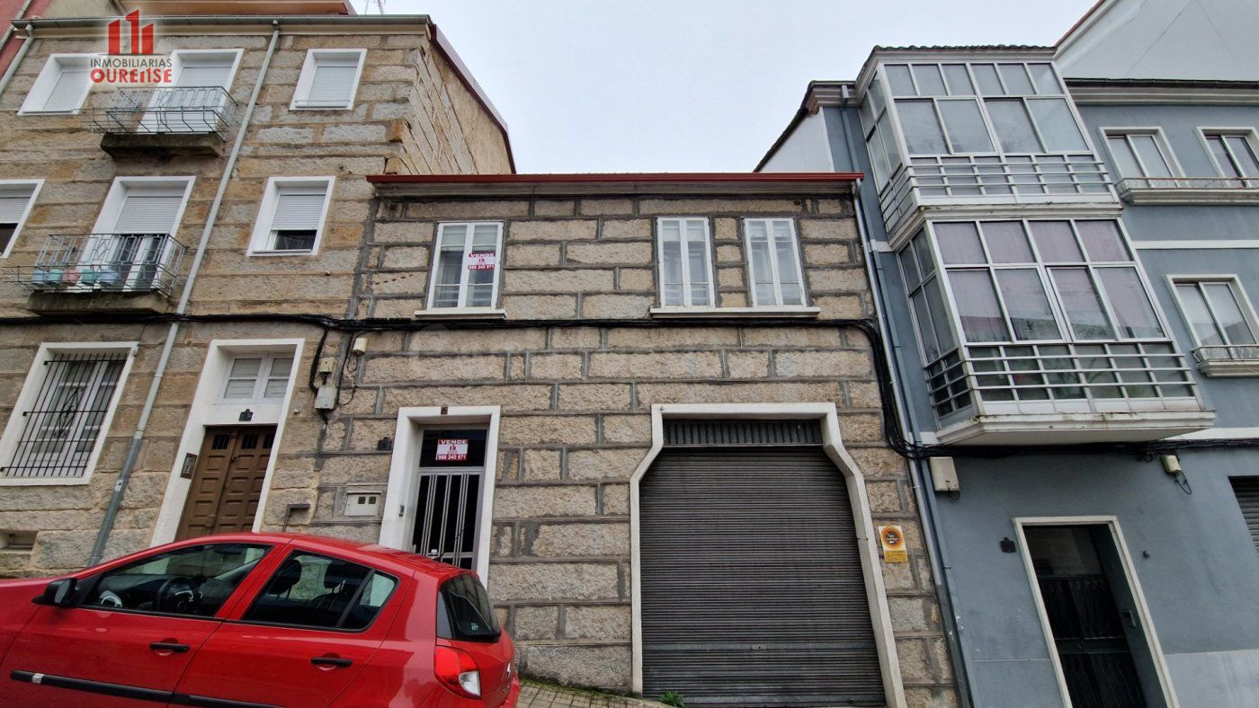 CASA EN EL CASCO URBANO DE OURENSE