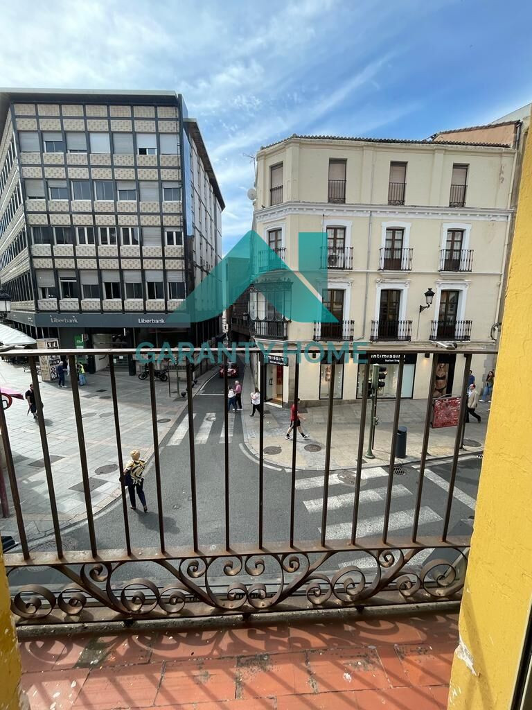 SE VENDE PISO EN PARTE ANTIGUA