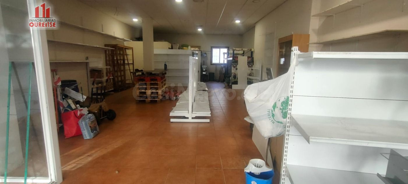 LOCAL COMERCIAL EN EL CENTRO DE LA VALENZA
