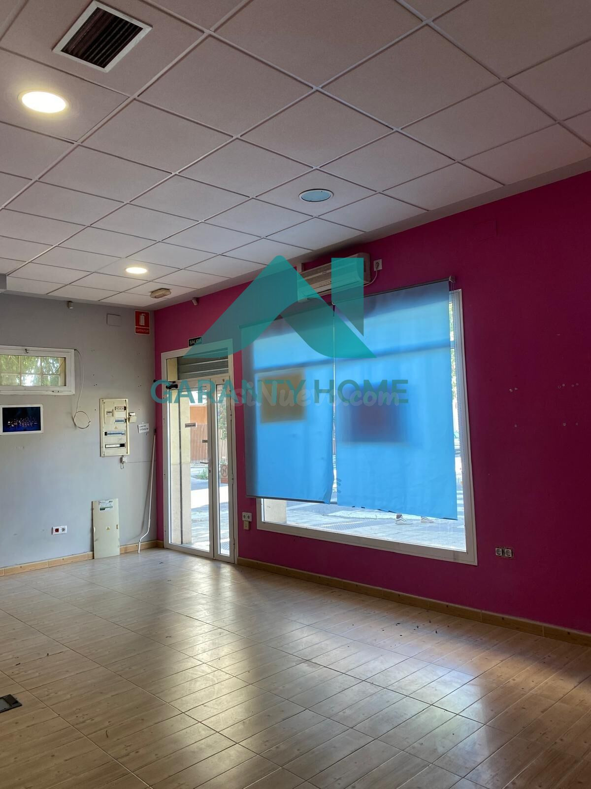 SE VENDE LOCAL EN RESD SAN JORGE