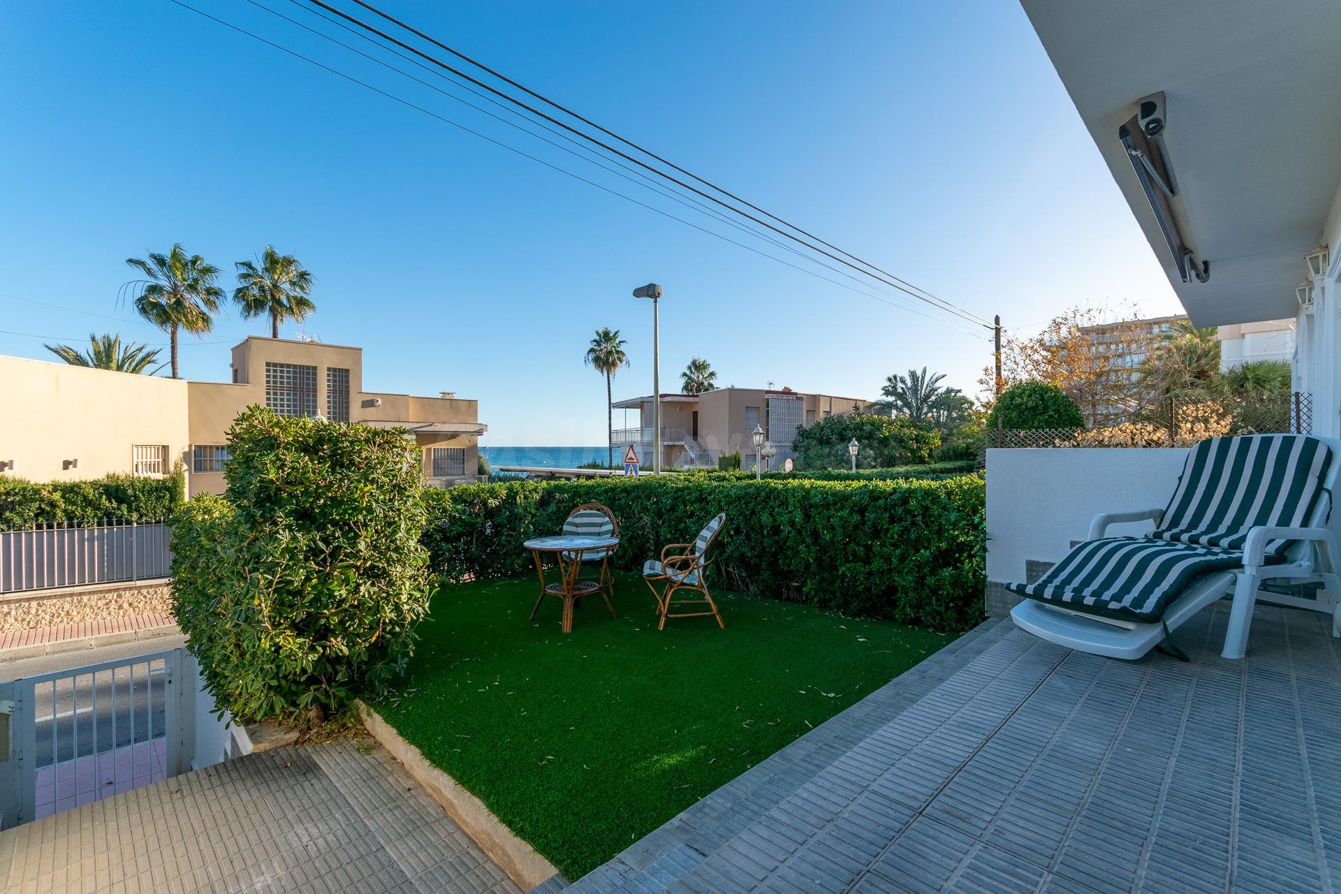 Adosado Triplex frente al mar en Santa Pola del Este