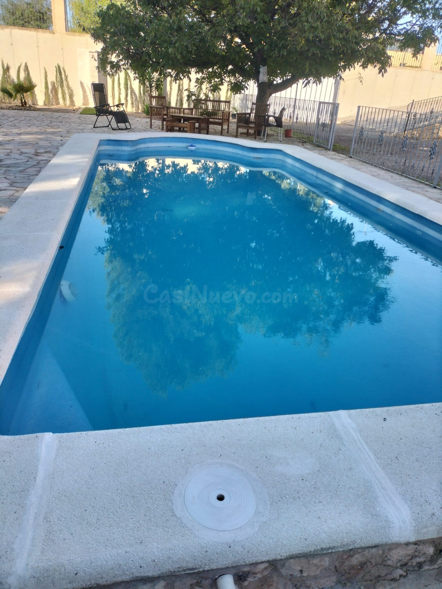 Chalet prácticamente nuevo a  2 km de Villena