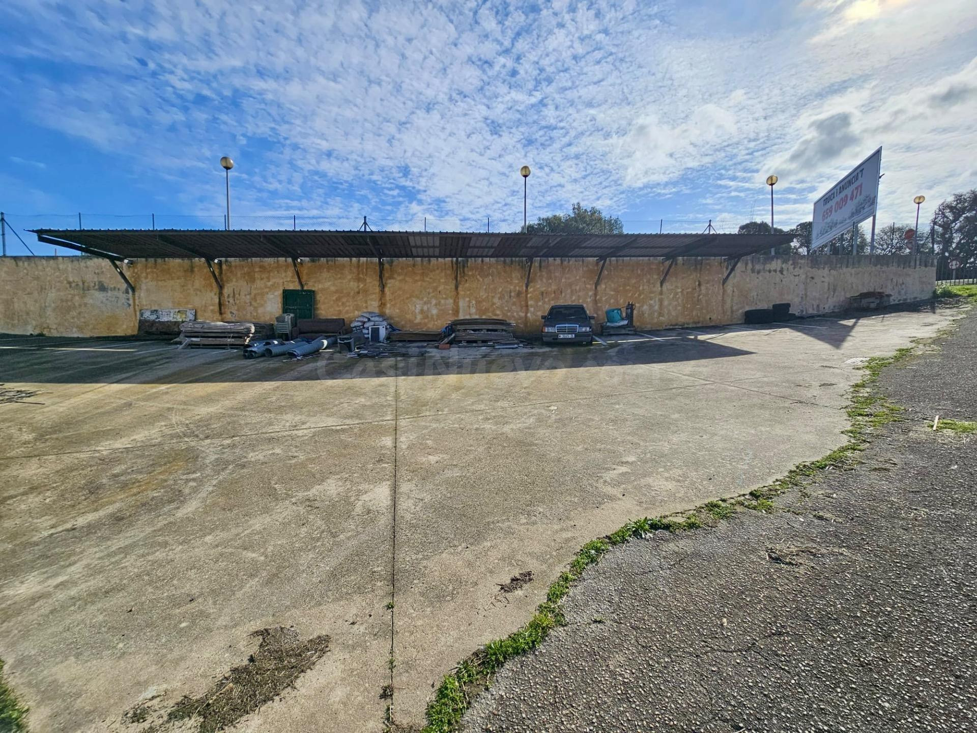 NAVE INDUSTRIAL CON UN TOTAL DE 786M2 CONSTRUIDOS EN PARCELA DE 2929m2 CON CASA Y DOS NAVES EN VENTA EN TORDERA, BARCELONA