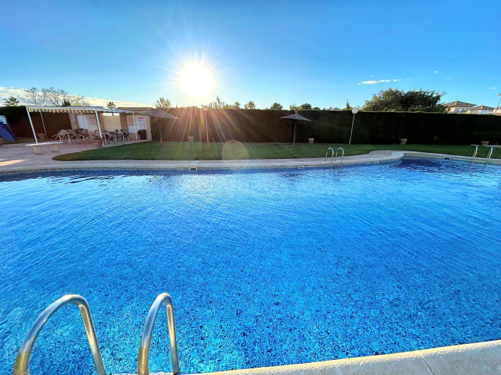 EN VILLAMARTIN CHALET ADOSADO 4 HABS, JACUZZI EN LA TERRAZA, PISCINA COMUNITARIA 249.900€