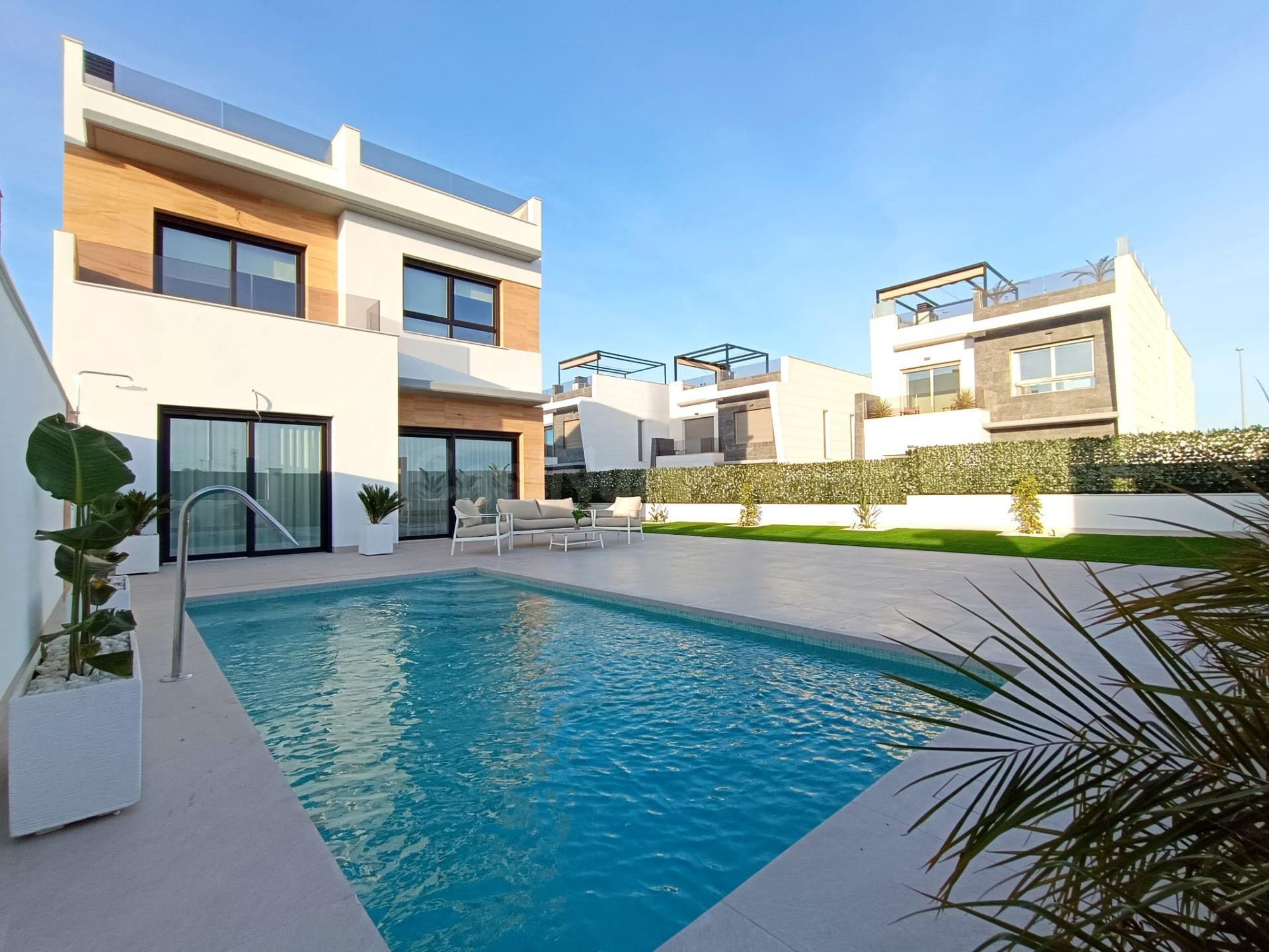 Lujosos chalets adosados de nueva construcción en Benijófar, Costa Blanca