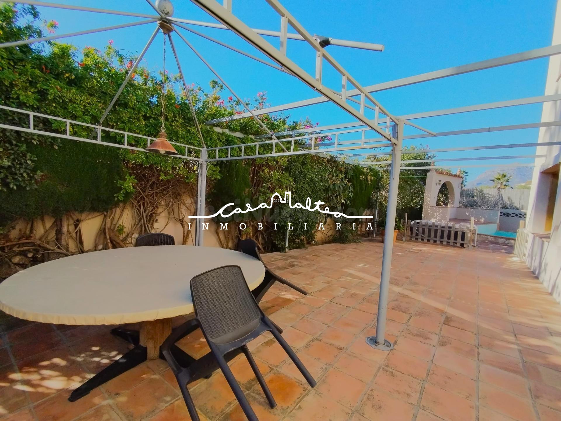 Se alquila increíble chalet de dos plantas en el Albir con p - foto 4