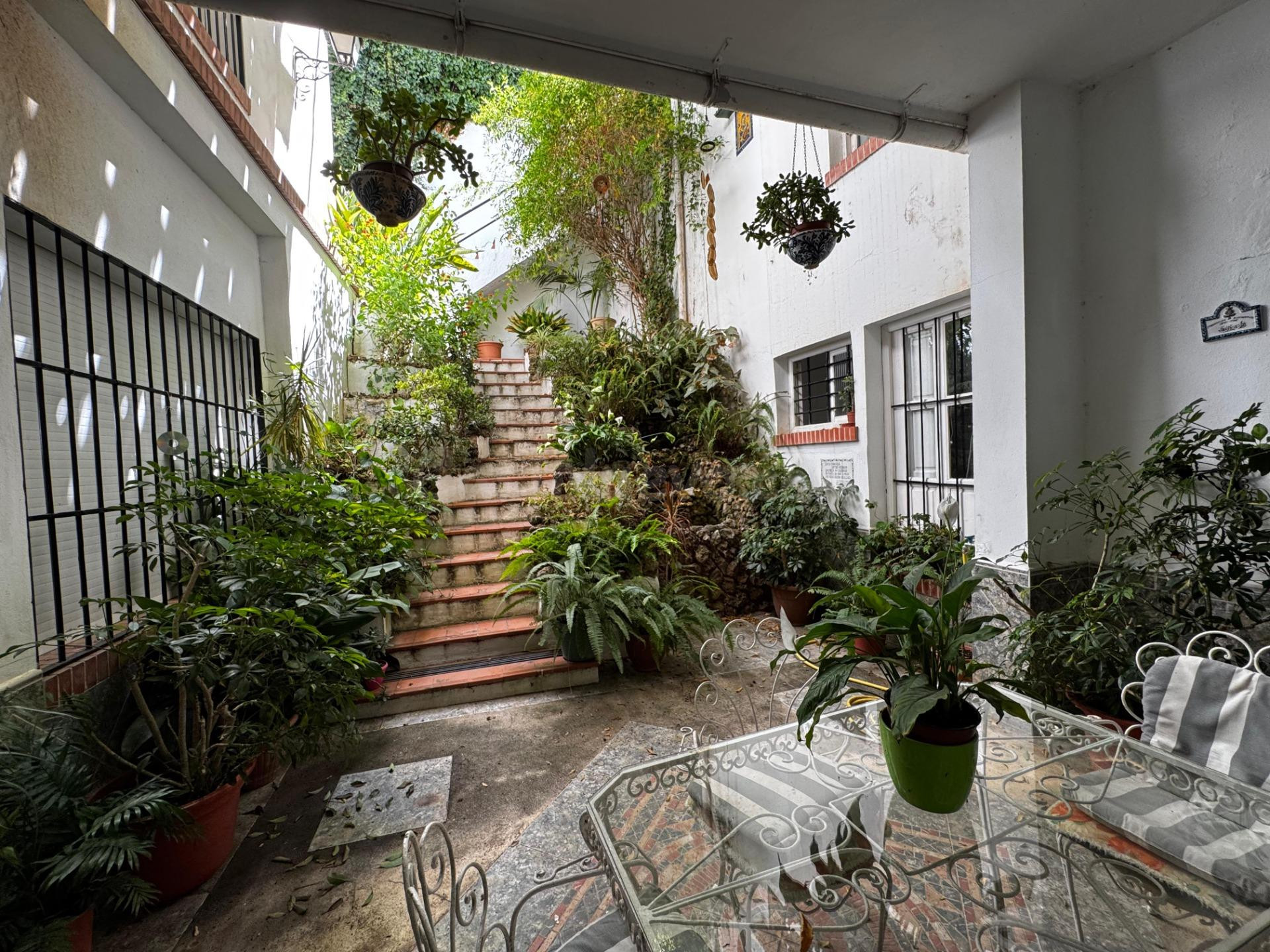 SEÑORIAL CASA EN ALHAURIN EL GRANDE , MALAGA