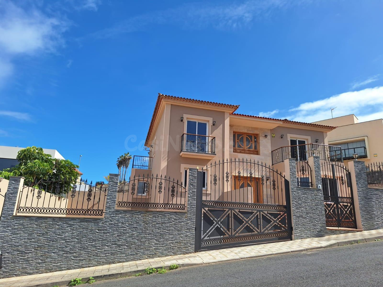 Magnífico chalet independiente a estrenar en Garachico - foto 2