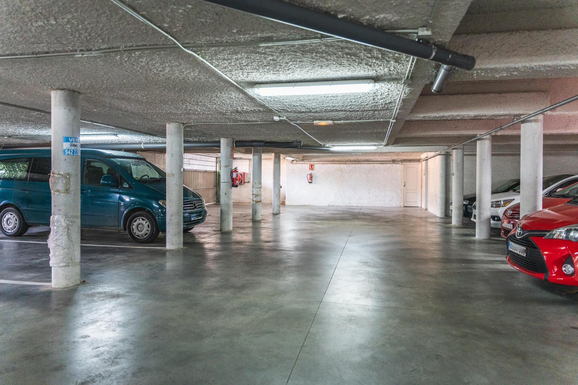 Se vende plaza de garaje doble en Urbanización La Fuentona – San Salvador, Cantabria