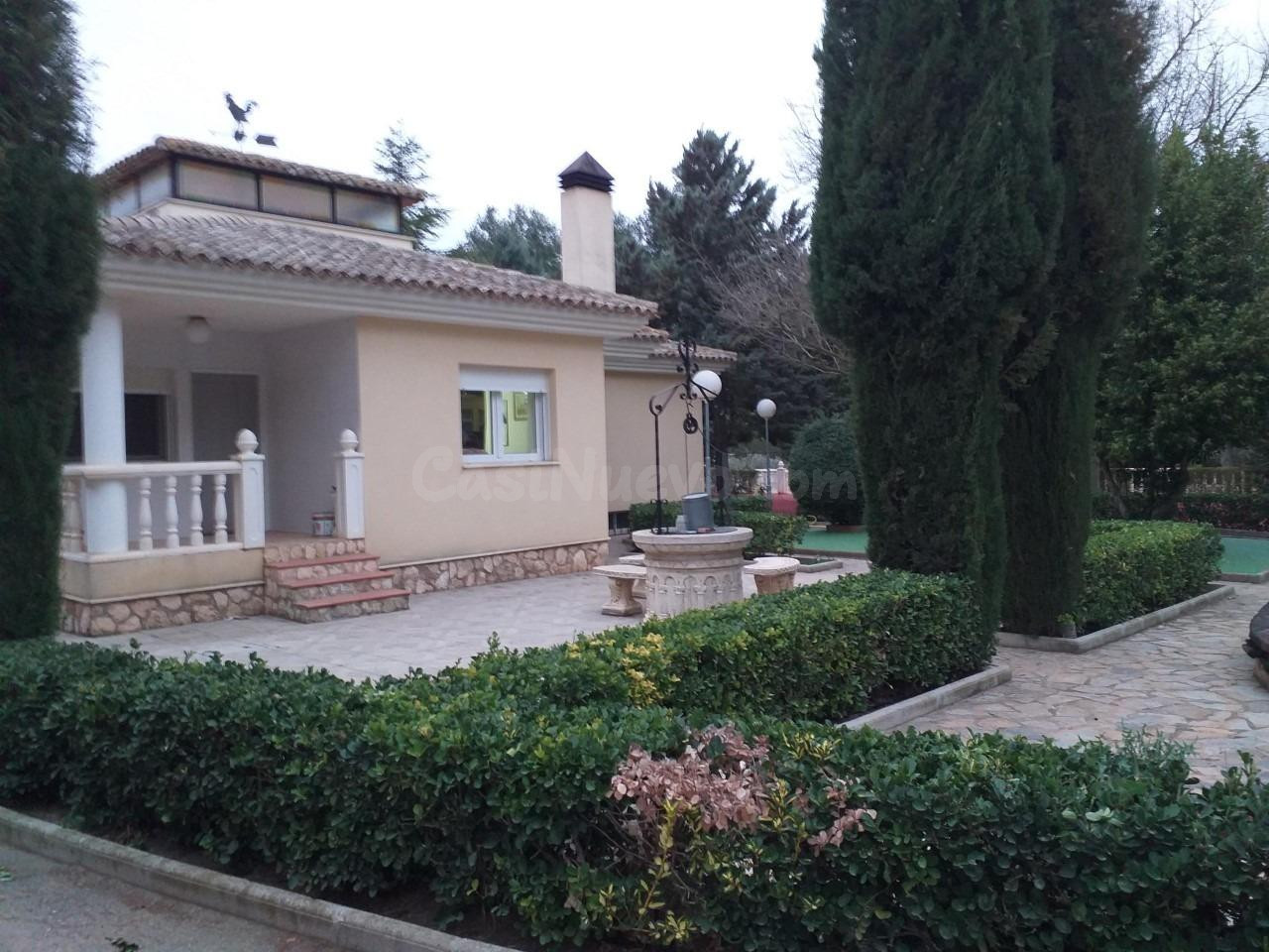 CHALET INPRESIONANTE CON PISCINA EN YECLA - foto 4