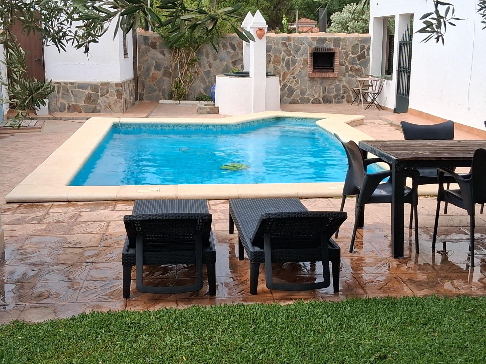 CHALET EN EL COLORADO (CONIL): PISCINA, LICENCIA TURÍSTICA Y - foto 2