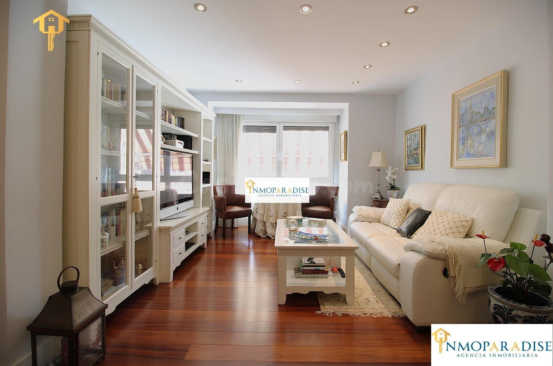 PISO EN VENTA EN ALICANTE: REFORMADO 104 M2 CON 2 DORMITORIOS, ASCENSOR Y BALCÓN EN EL CENTRO DE ALICANTE.