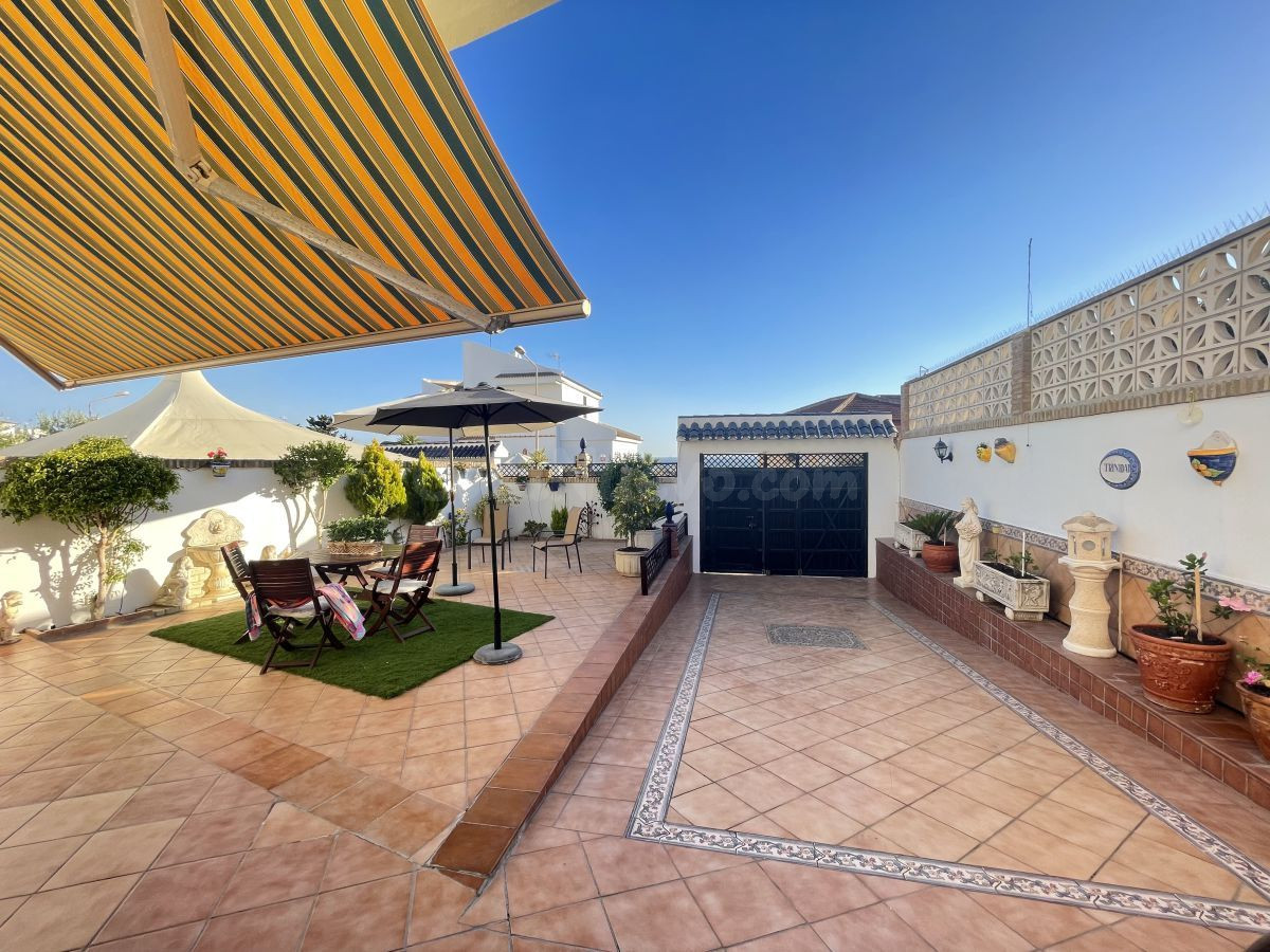 CHALET EN MATALASCAÑAS, HUELVA. MENOS DE UN MINUTO DEL PASEO - foto 3
