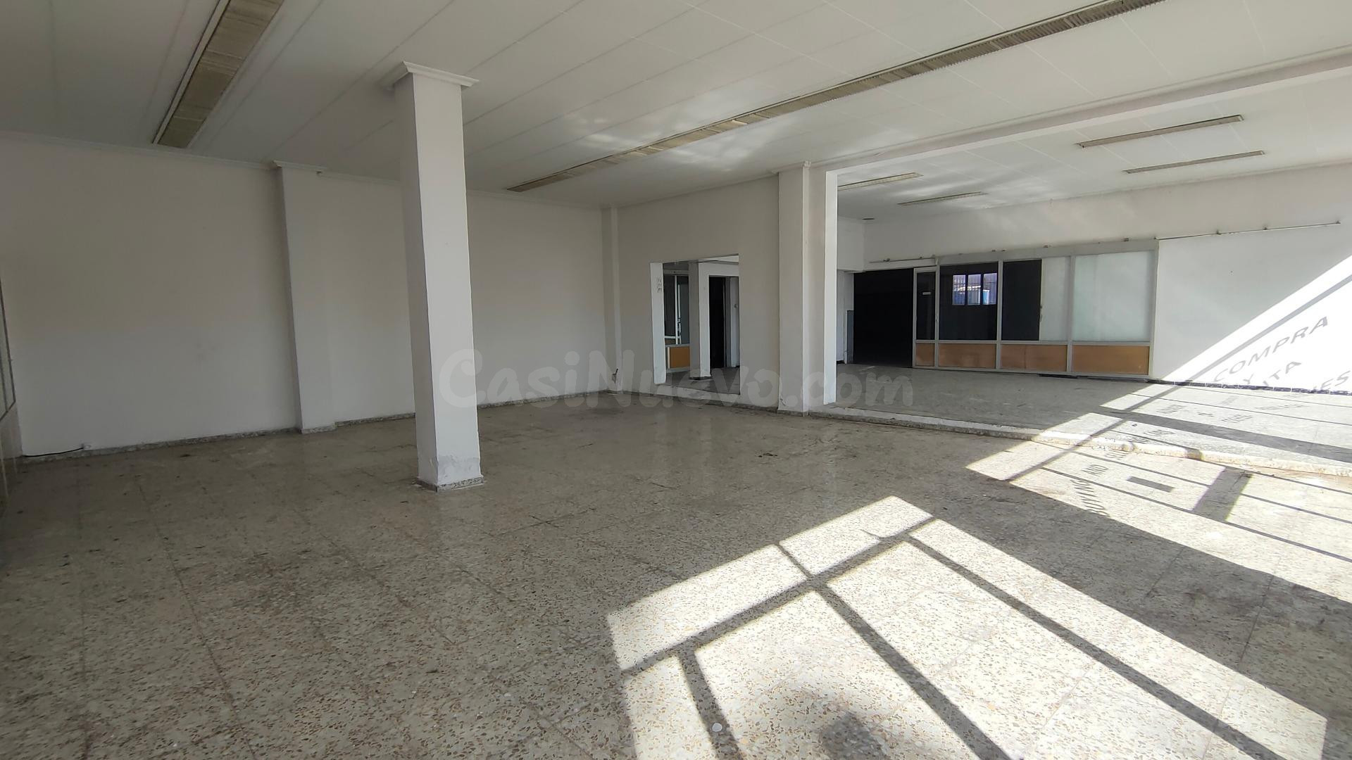 VENTA DE NAVE EN BUENA ZONA DE PASO EN ASPE - foto 5