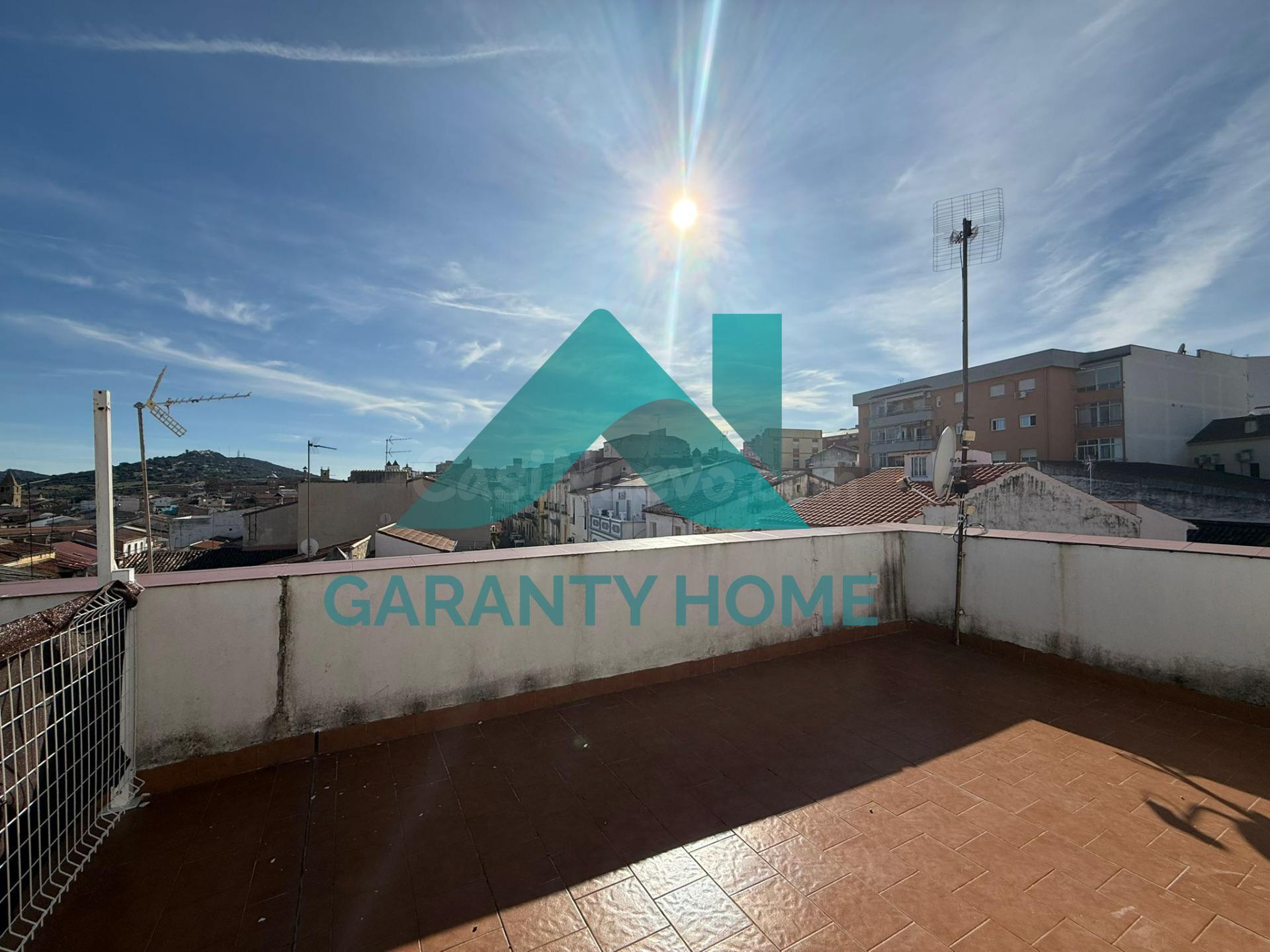 🏡 ¡ SE VENDE AMPLIO PISO EN PLAZA DE TOROS CON TERRAZA ! ✨